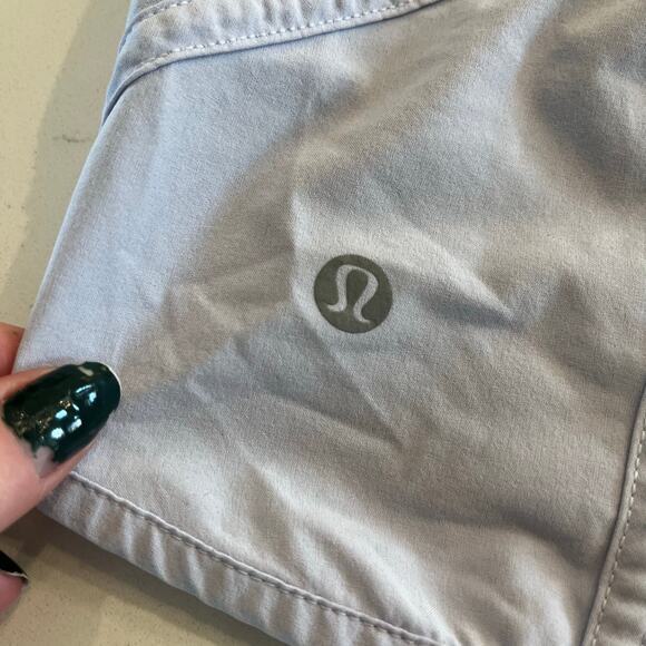 Lululemon Tracker Shorts in Serene Blue Size 6 - Picture 5 of 8